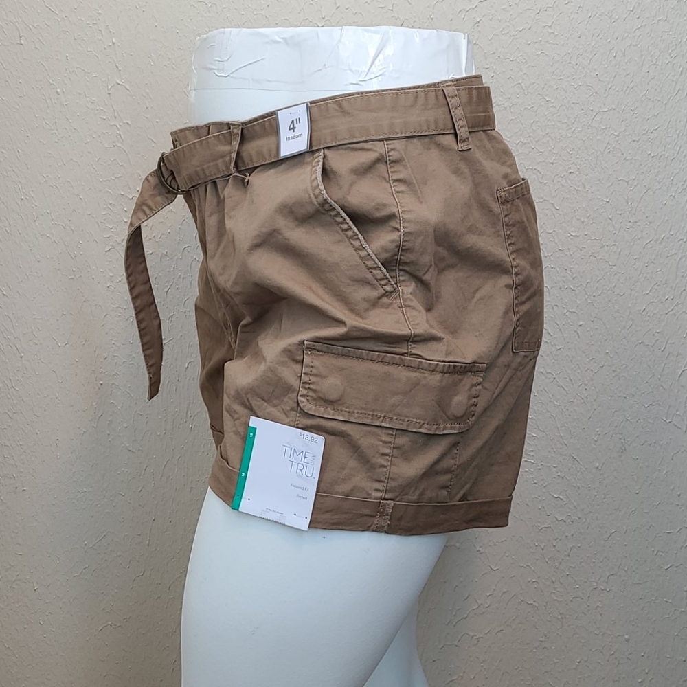 💛 NWT Time and Tru mid rise relax fit belted shorts